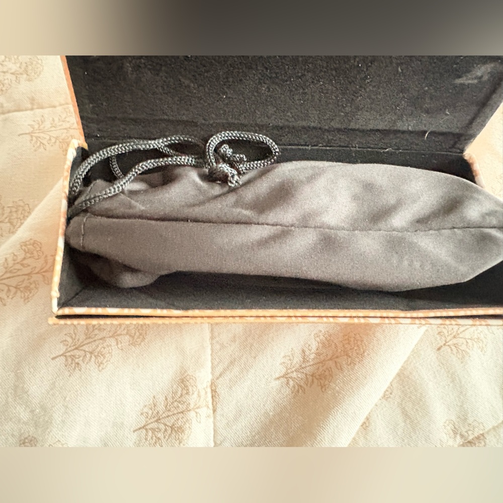 Jilly Box x Shady Lady Sunglasses - Picture 2 of 3